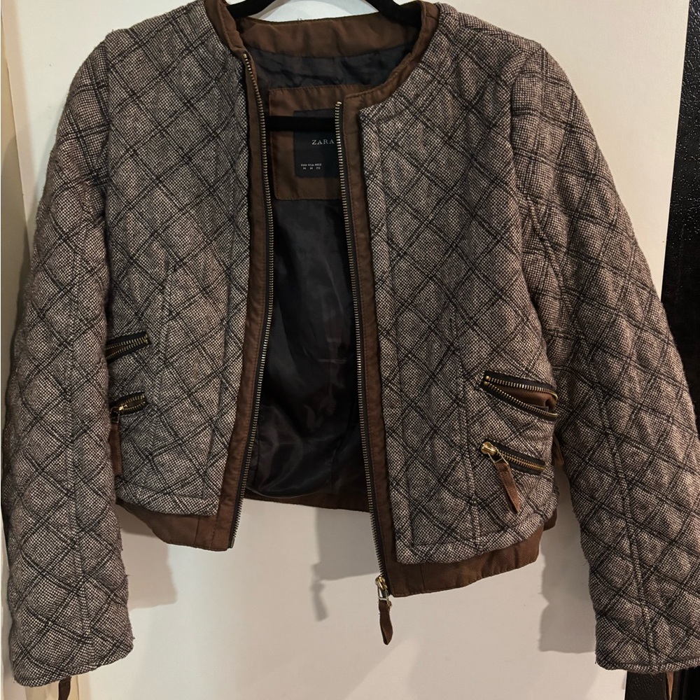Zara Brown Bomber Jacket with Quilted Texture and Zipper Closure